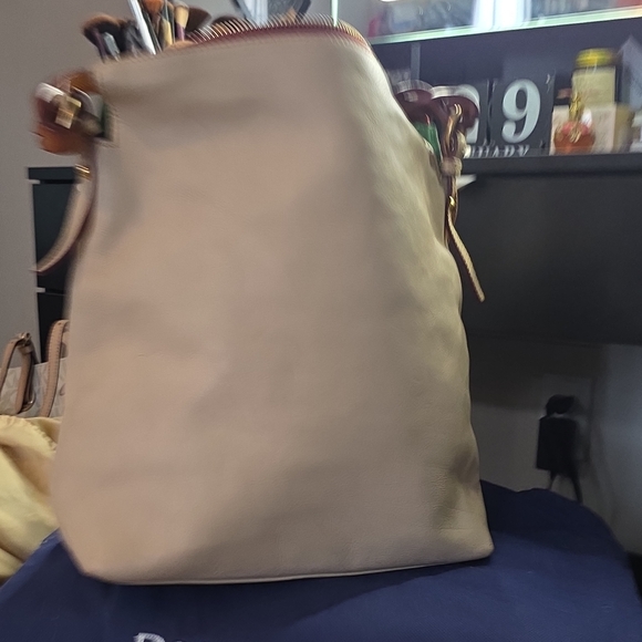 Dooney & Bourke Cream Leather Tote - Picture 3 of 6